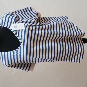 BNWT small v neck short sleeve tee